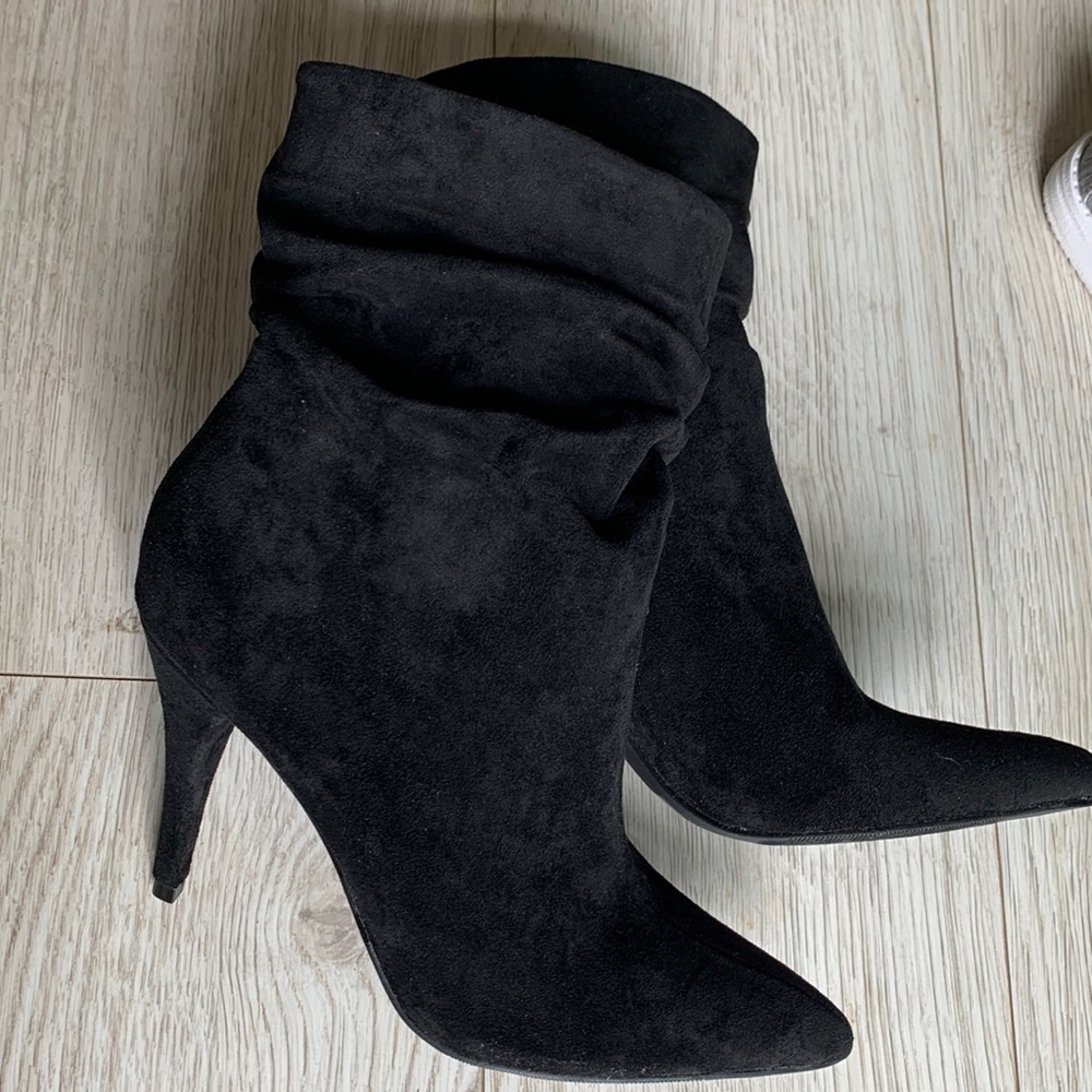 NWOT Forever 21 boots